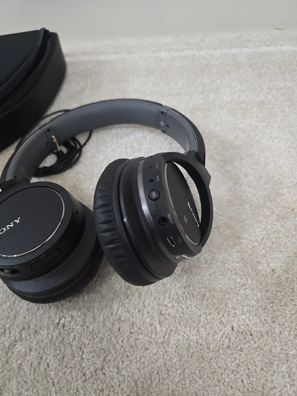 Sony Black Wireless Over-Ear Headphones with Carry Case